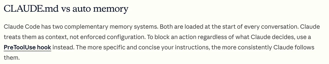 Documentation Claude Code : pour bloquer une action quoi que Claude décide, utiliser un hook PreToolUse