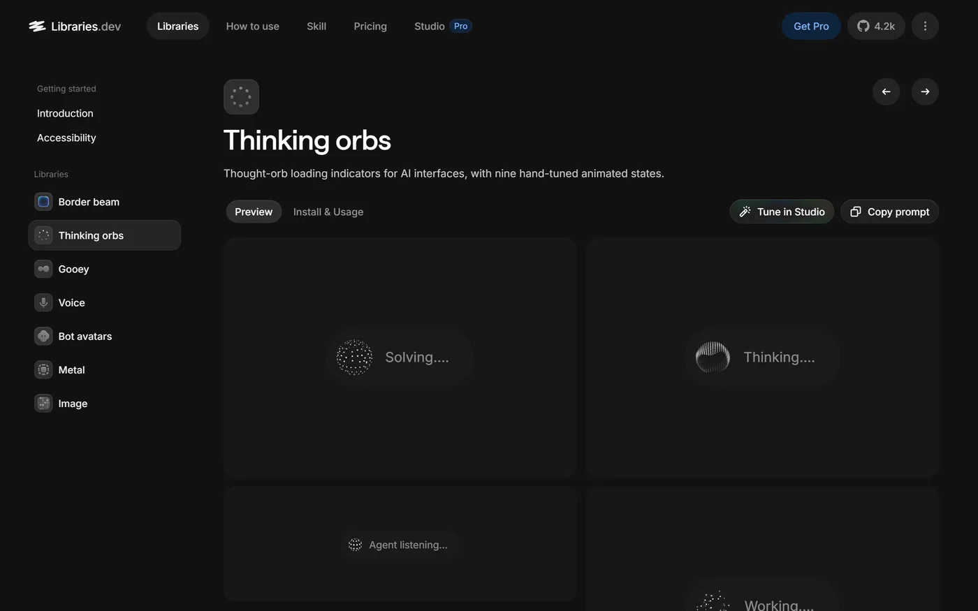 Démo officielle de Thinking Orbs sur libraries.dev, avec des orbes Solving, Thinking, Agent listening et Working
